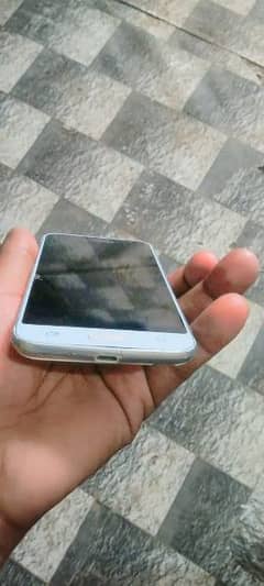 Samsung Galaxy J320 0