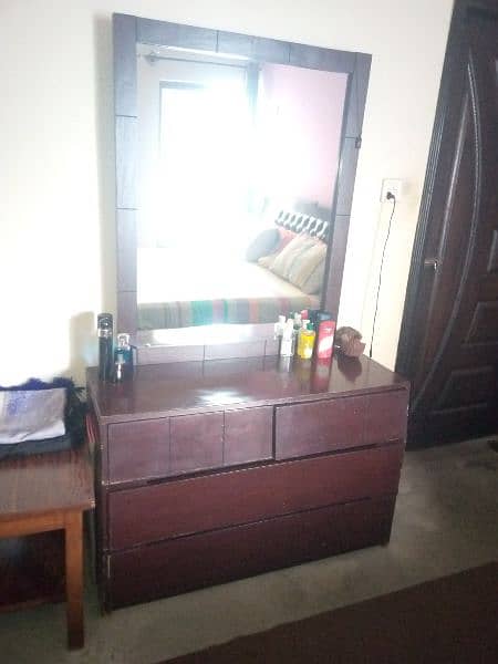 King size Bed with 2 side Tables, 1 Dressing Table 6