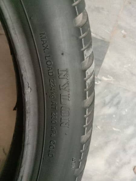 DSI motorcycle tyre 100\90-18 1