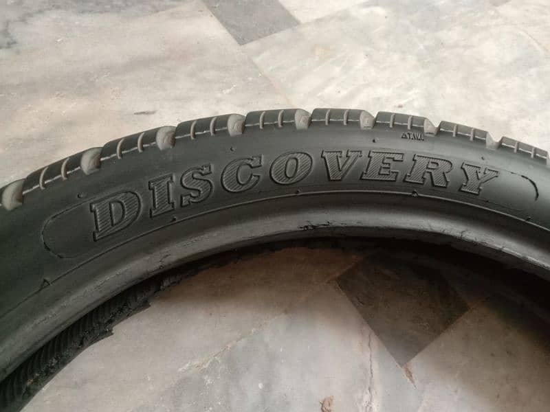 DSI motorcycle tyre 100\90-18 4
