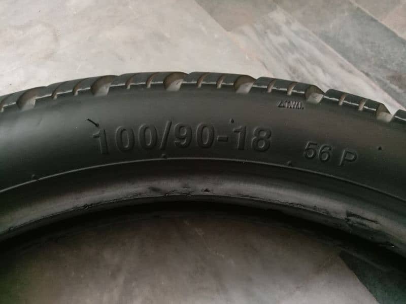 DSI motorcycle tyre 100\90-18 5