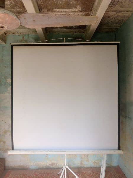 PROJECTOR, SCREEN ,SMD, SPEAKER ON A RENT 7