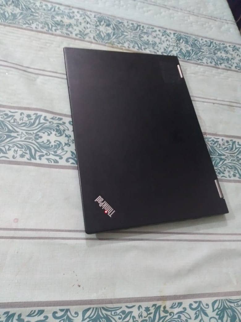 Lenovo ThinkPad Yoga 260. i5 6th gen, 8GB RAM, 2-in-1 360 rotatable. 4