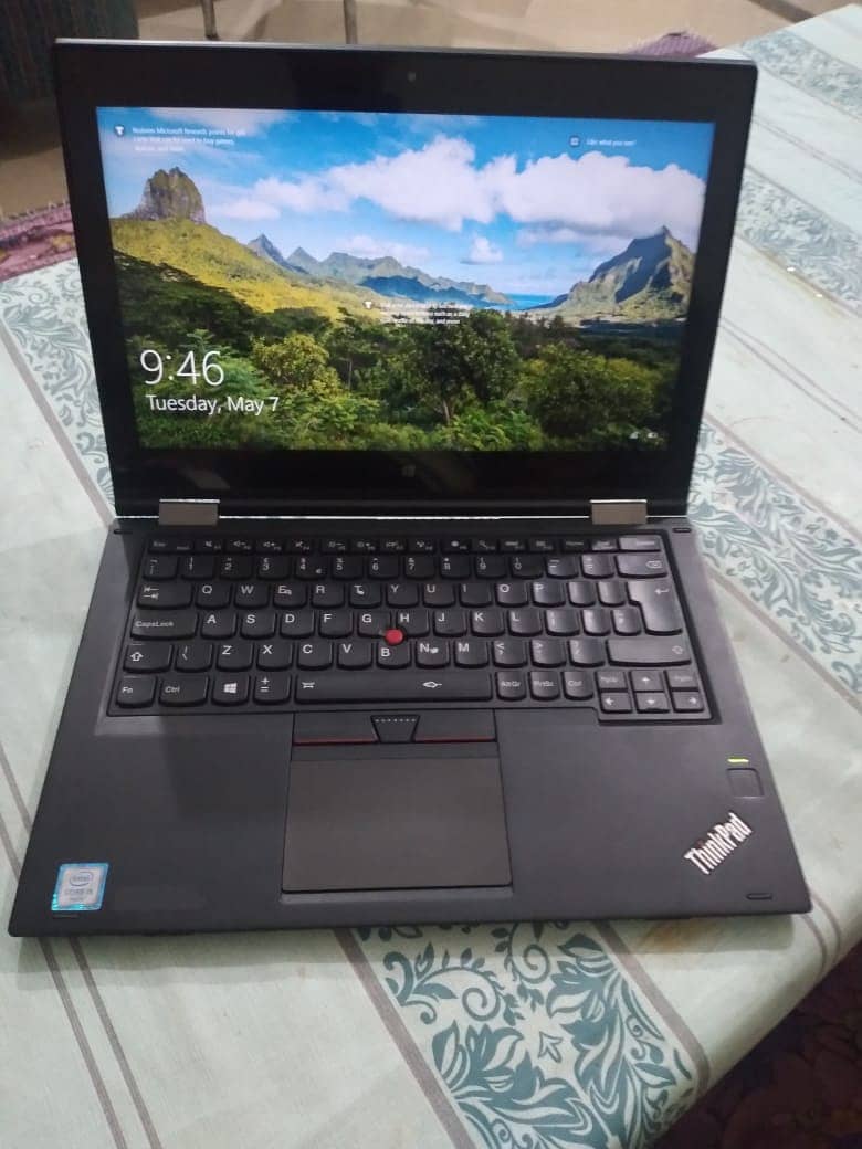 Lenovo ThinkPad Yoga 260. i5 6th gen, 8GB RAM, 2-in-1 360 rotatable. 1