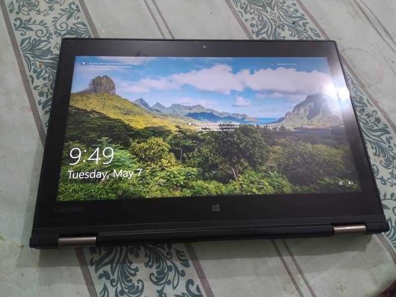 Lenovo ThinkPad Yoga 260. i5 6th gen, 8GB RAM, 2-in-1 360 rotatable. 5