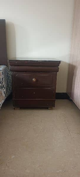 bed with side table 5