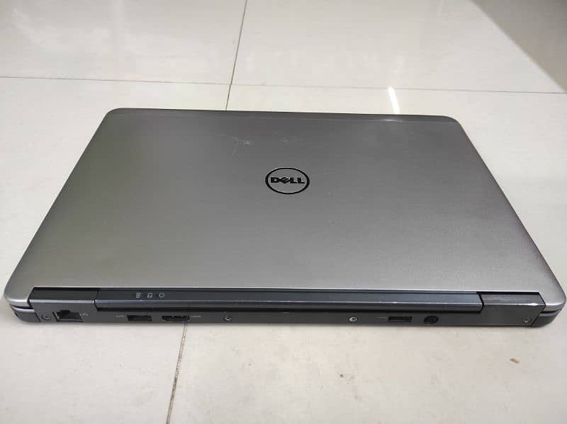 Selling Dell E7240 in a very good working condition 5