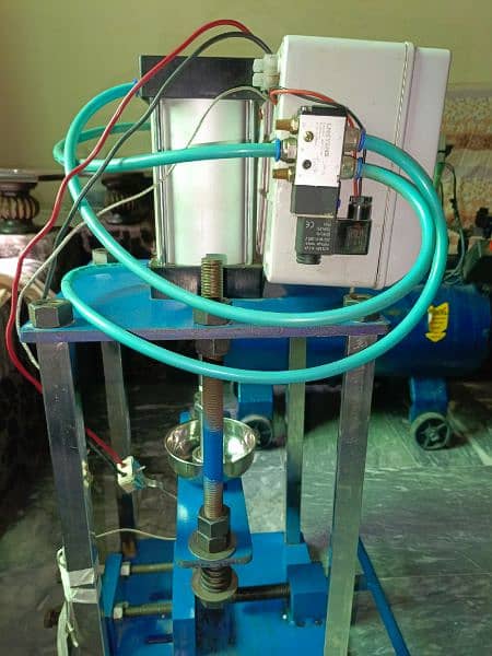 Automatic Molding Machine with Air Compressor 4