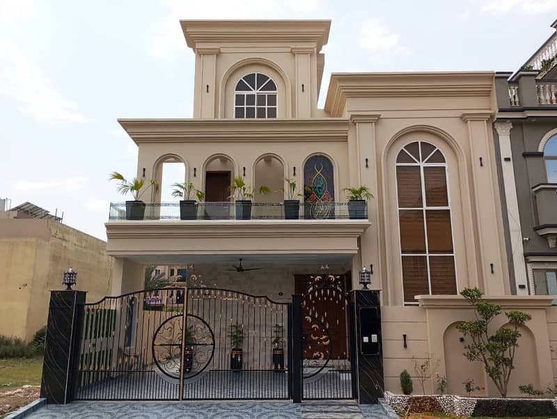 10 Marla Luxury House For Sale in Citi Housing 0