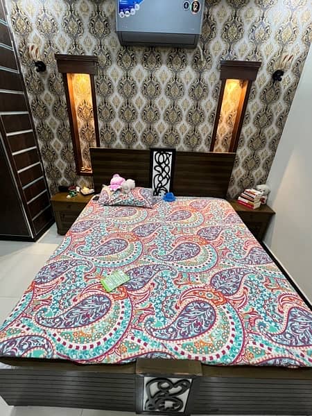 Wooden King Bed set in clean and new condition 3