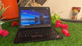 Lenovo ThinkPad X140e (Black) - AMD Dual Core APU 11.6" HD Win. 10