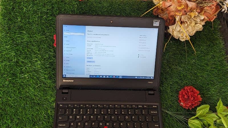 Lenovo ThinkPad X140e (Black) - AMD Dual Core APU 11.6" HD Win. 10 4