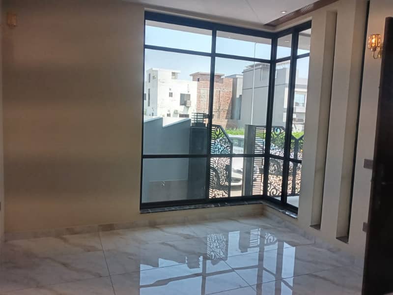 5 MARLA IDEAL LOCATION BRAND NEW HOUSE FOR SALE IN DHA RAHBAR BLOCK N 6