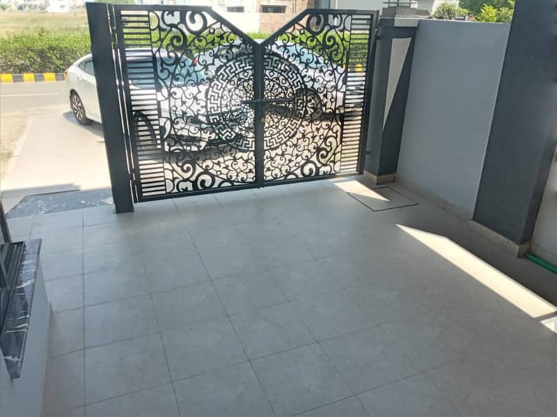 5 MARLA IDEAL LOCATION BRAND NEW HOUSE FOR SALE IN DHA RAHBAR BLOCK N 13