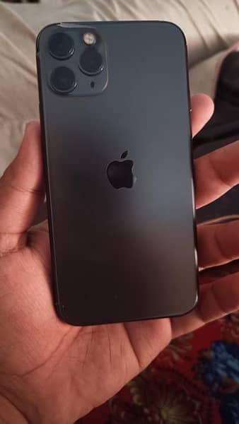 iPhone 11 Pro factory unlock but onic esim is working good condition 3