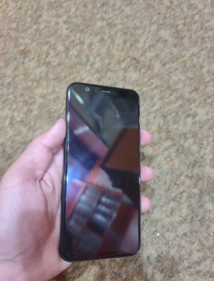 Google pixel 4 only cell phone available in good condition 5