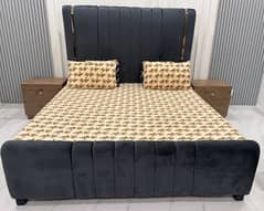 king Size Bed In Very Good Condition With Sethi And 2 Side Table