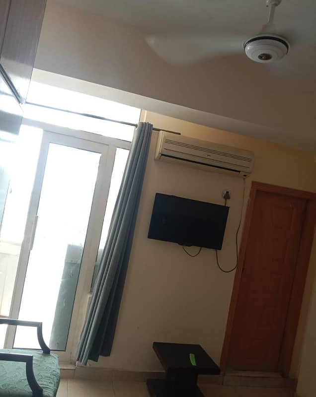 Fully furnished flat available for rent 3