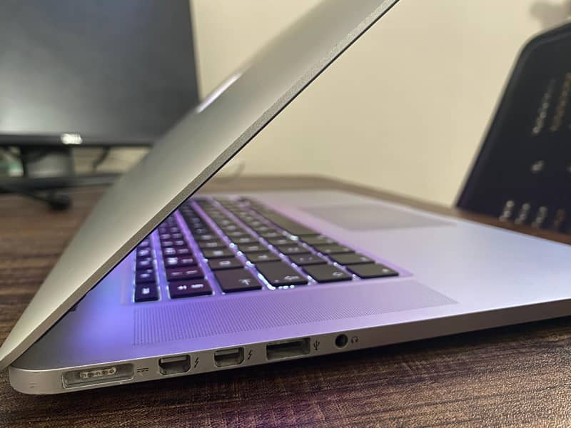 Macbook Pro 2015 15 inch 1