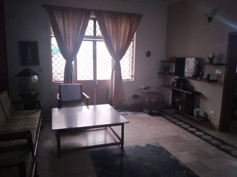 Double story ,1 kanal house for sale near UOL,UCP 2 mins drive to M2 2
