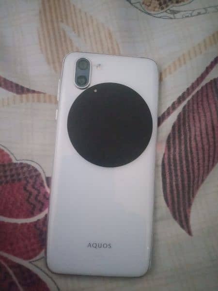 Aquos R2 non pta with all accessories exchange available 2