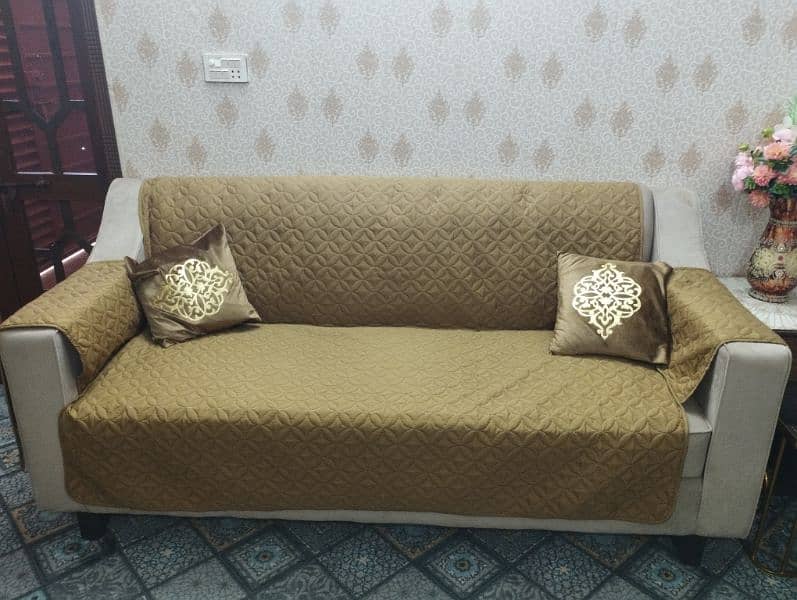 Brand New 3+3+2 type sofa set+ 6 cushions and cover. 3