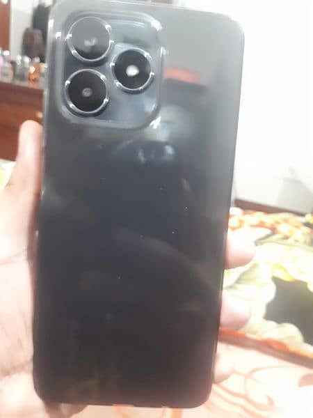 Realme C51,, with box and 33wfast charger(4+4+128 gb) 4