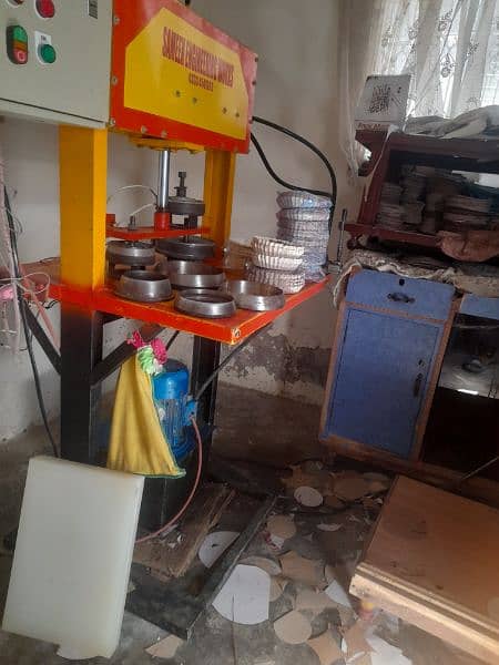 Runing Business for sale Paper plate making machine 4dieys set option 3
