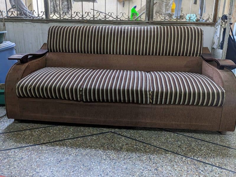 7 seater sofa set for sale. clean and 10/10 condition ready to use. 4
