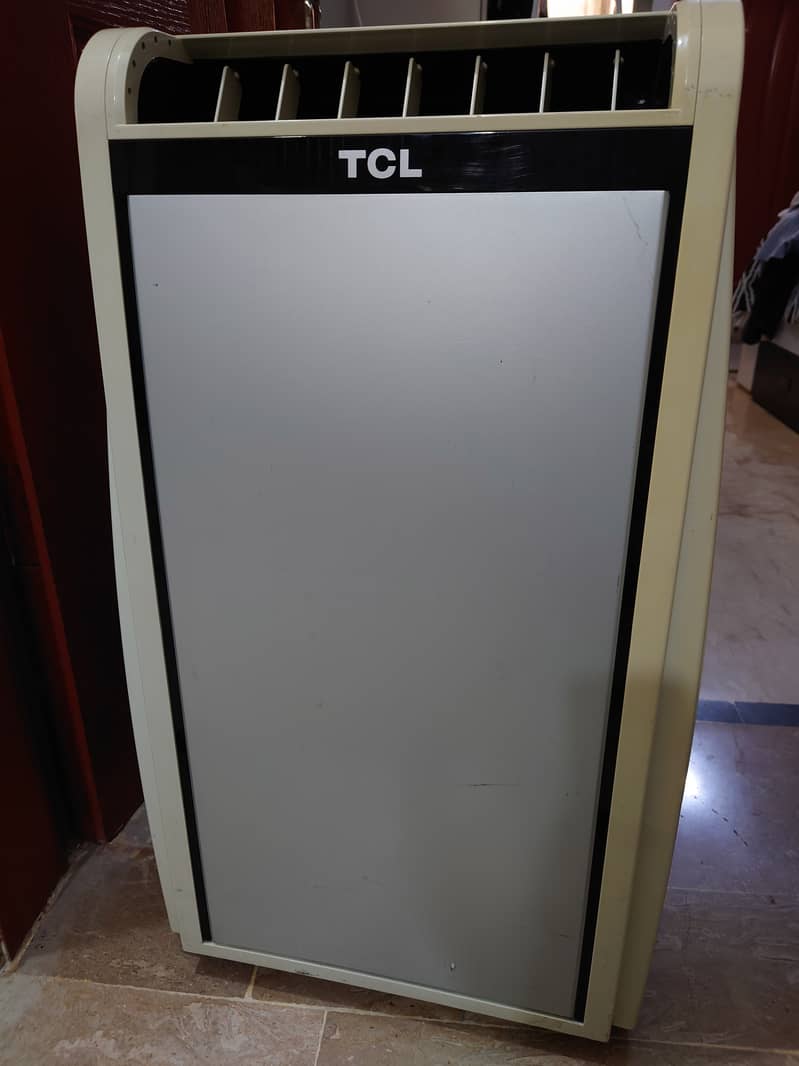 TCL Portable AC 1 one Ton excellent condition 3