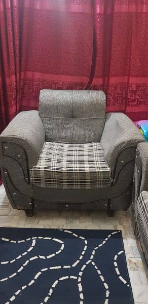 7 seaters Sofa normal condition 25000 1
