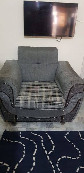 7 seaters Sofa normal condition 25000 3