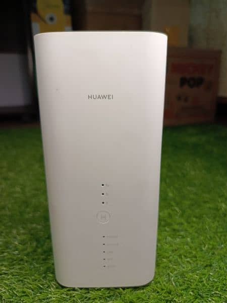 Huawei B818-260, 5G ready router (LTE Cat. 19) 1