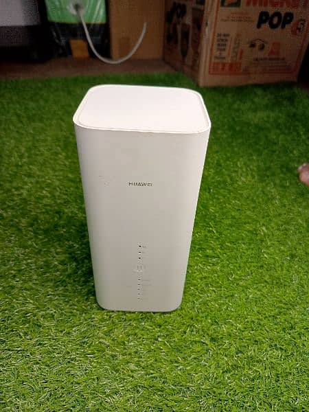 Huawei B818-260, 5G ready router (LTE Cat. 19) 2