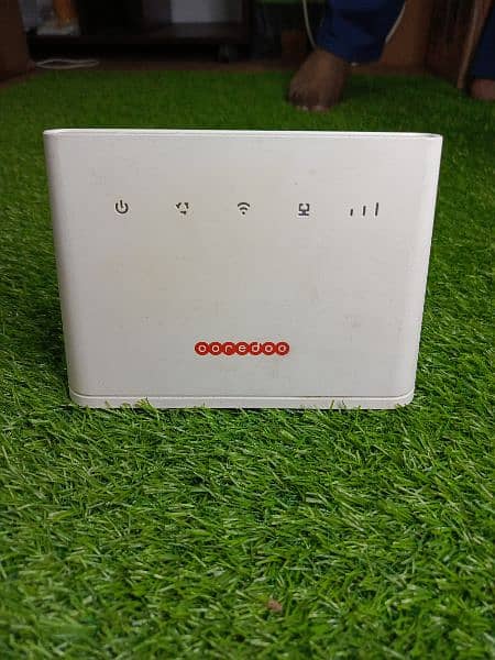 Huawei | B310s-927 4G 150Mbps LTE CPE WiFi Router 4