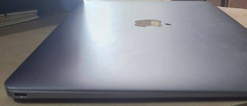 Macbook Air, 1.1 ghz, gual core M3 2