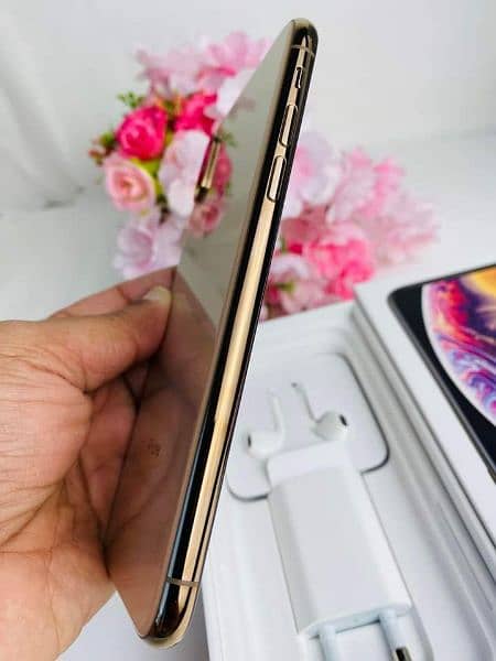 iphone xs max 256 GB PTA approved my WhatsApp number 03473694899 1