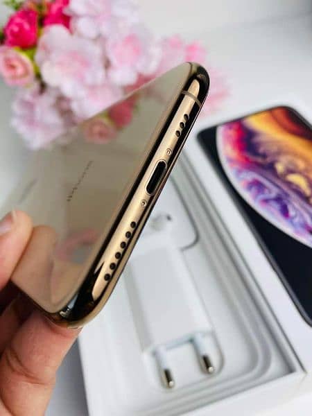 iphone xs max 256 GB PTA approved my WhatsApp number 03473694899 3