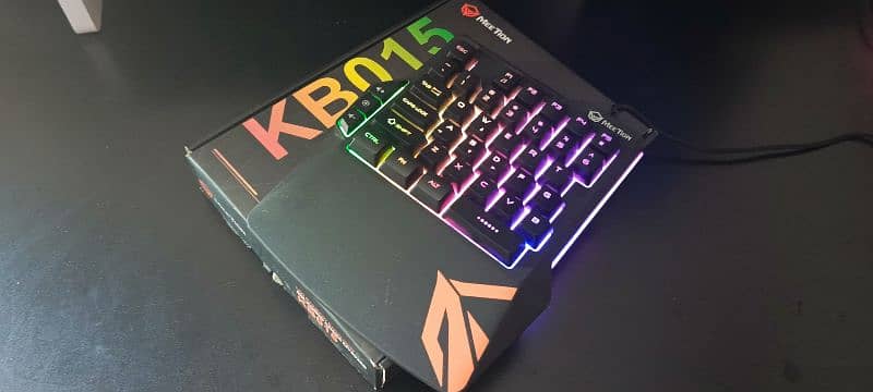 RGB gaming keyboards for sale / mint condition 2