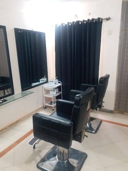 running ladies salon for sale / profitable business in lahore 2
