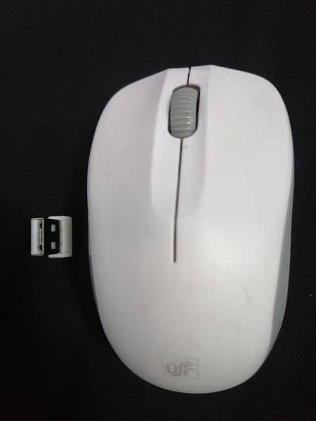 Branded Wireless Mouse White Color Wireless Mouse 3