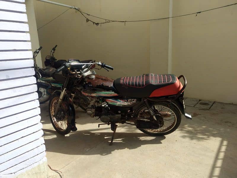 Unique 70 2016 Mint Condition for Sale in Ahsanabad 12