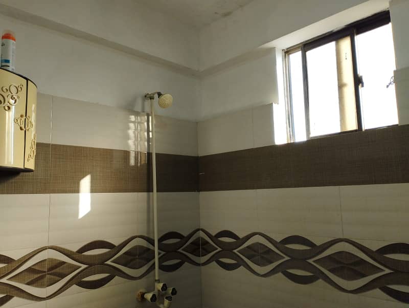 3 Bed DD flat for sale in Nazimabad No. 3 1