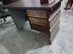 office table h 2.5 by 4 size h