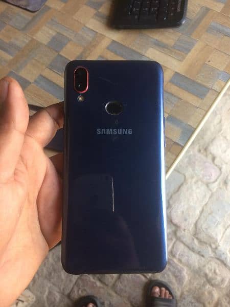 samsung A10s good phone 2 32 and 4000mah good betry timing exchange po 1