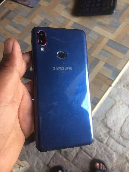 samsung A10s good phone 2 32 and 4000mah good betry timing exchange po 2
