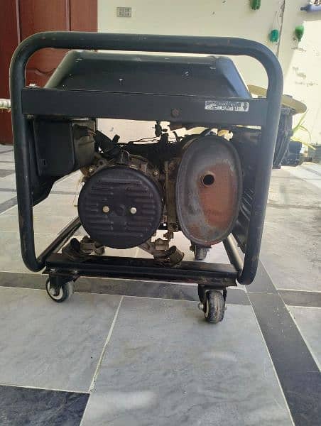 2.5 KVA generator 8/10 condition 0