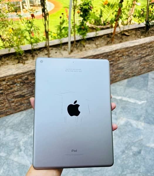 Apple iPad 6th generation 32GB 5