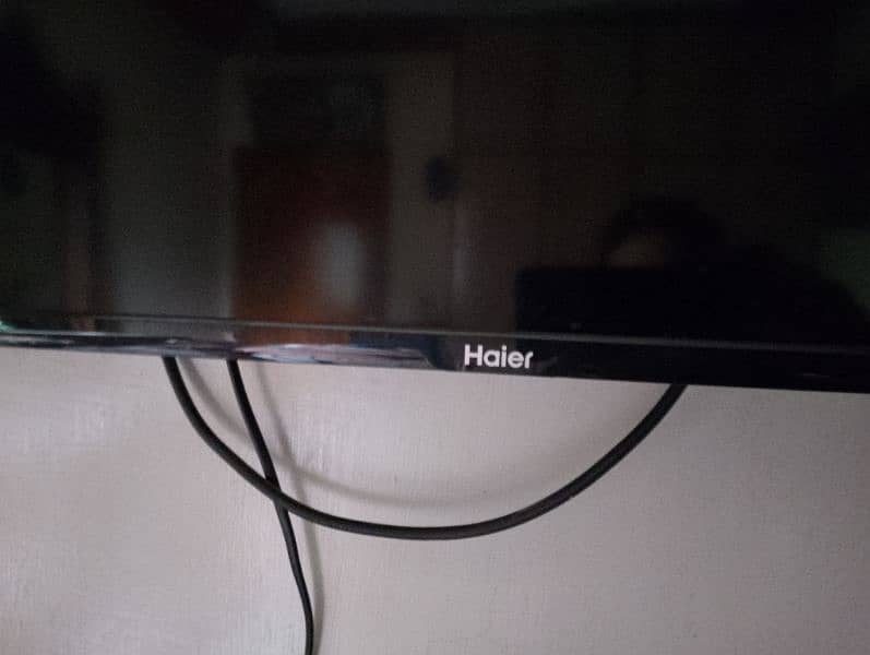 Haier Led TV 40 inch display 2