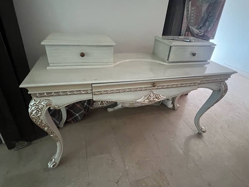 Double bed with Side tables and Dressing table with Wallhand mirror 10